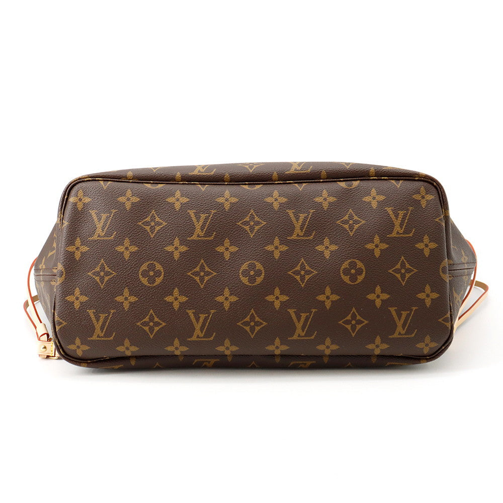 Bottom base view of Louis Vuitton Neverfull MM showing Monogram canvas